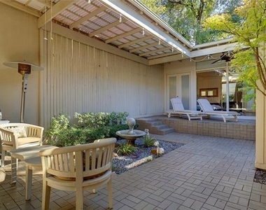 6434 Southpoint Drive - Photo Thumbnail 16