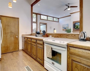 6434 Southpoint Drive - Photo Thumbnail 5