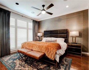 2420 Hugo Street - Photo Thumbnail 7