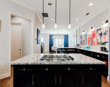 2420 Hugo Street - Photo Thumbnail 5