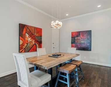 5001 Meridian Lane - Photo Thumbnail 5