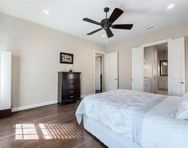 5001 Meridian Lane - Photo Thumbnail 13