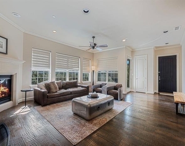 5001 Meridian Lane - Photo Thumbnail 3
