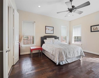 5001 Meridian Lane - Photo Thumbnail 14