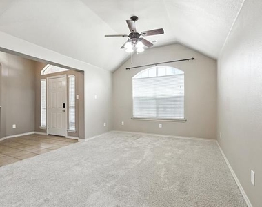 6012 Parkplace Drive - Photo Thumbnail 4