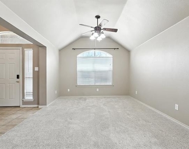 6012 Parkplace Drive - Photo Thumbnail 3