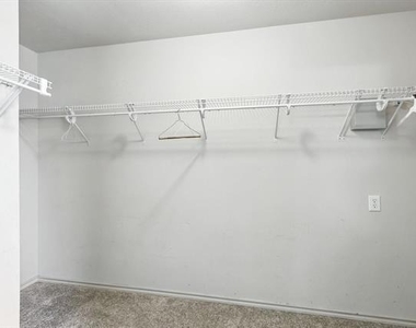 6012 Parkplace Drive - Photo Thumbnail 28
