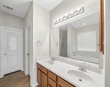 2861 Laurel Oak Drive - Photo Thumbnail 31