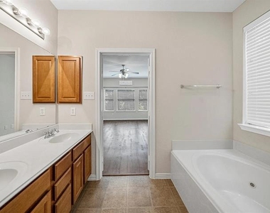 2861 Laurel Oak Drive - Photo Thumbnail 27