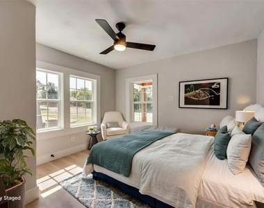 922 S Waverly Drive - Photo Thumbnail 13