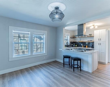 922 S Waverly Drive - Photo Thumbnail 7