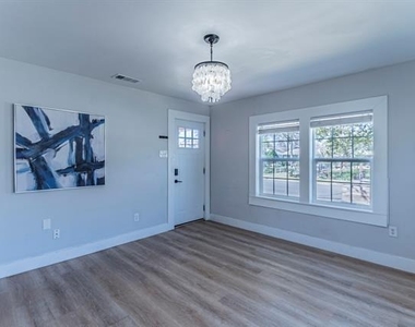 922 S Waverly Drive - Photo Thumbnail 1