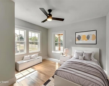 922 S Waverly Drive - Photo Thumbnail 14