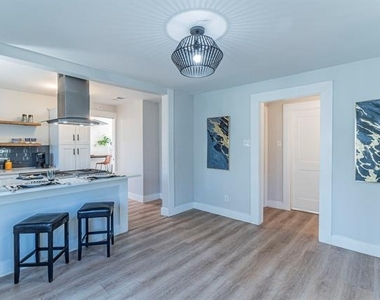 922 S Waverly Drive - Photo Thumbnail 6