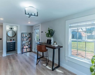 922 S Waverly Drive - Photo Thumbnail 20