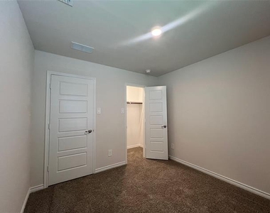 9813 Cactus Creek Court - Photo Thumbnail 6