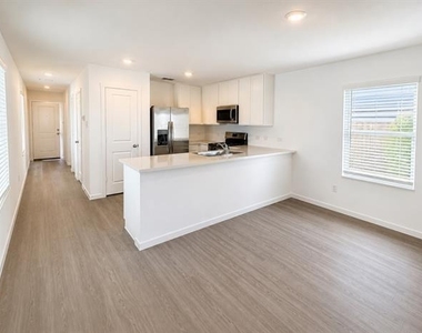 801 Wagtail Drive - Photo Thumbnail 3