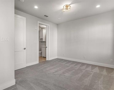 2800 Lakeside Parkway - Photo Thumbnail 23