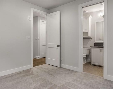 2800 Lakeside Parkway - Photo Thumbnail 30