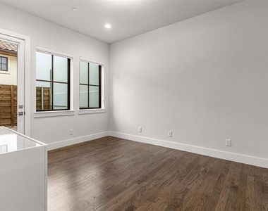 2800 Lakeside Parkway - Photo Thumbnail 21