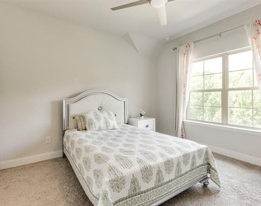 5605 Acoma Lane - Photo Thumbnail 22
