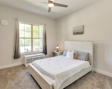 5605 Acoma Lane - Photo Thumbnail 4