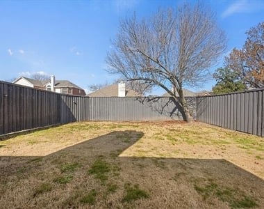 8405 Greenspoint - Photo Thumbnail 37
