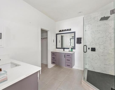 8405 Greenspoint - Photo Thumbnail 8
