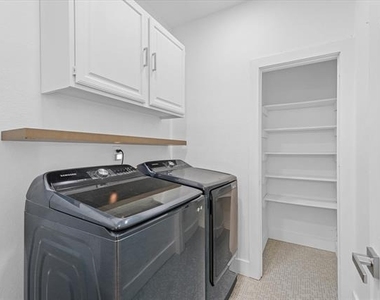 8405 Greenspoint - Photo Thumbnail 25