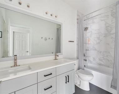 8405 Greenspoint - Photo Thumbnail 5