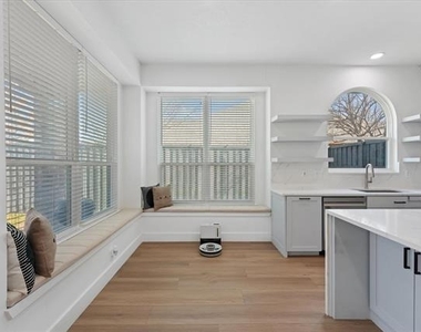 8405 Greenspoint - Photo Thumbnail 15