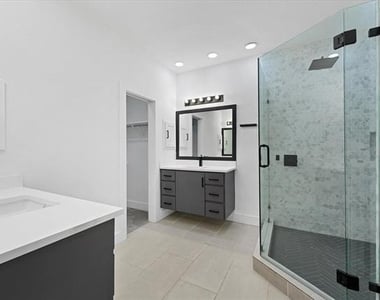 8405 Greenspoint - Photo Thumbnail 33