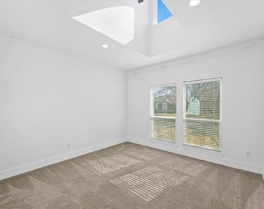 8405 Greenspoint - Photo Thumbnail 29