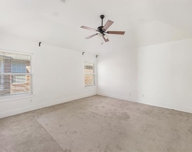 8405 Greenspoint - Photo Thumbnail 7