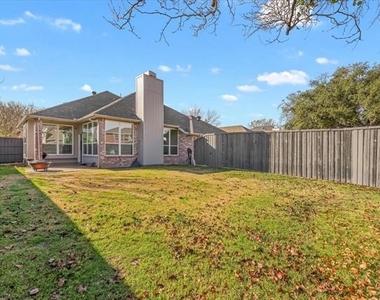 8405 Greenspoint - Photo Thumbnail 11