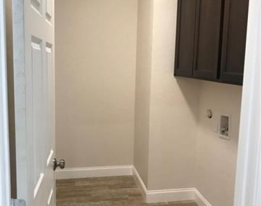 1719 Park Street - Photo Thumbnail 15
