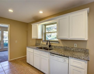 102 Teakwood Drive - Photo Thumbnail 25