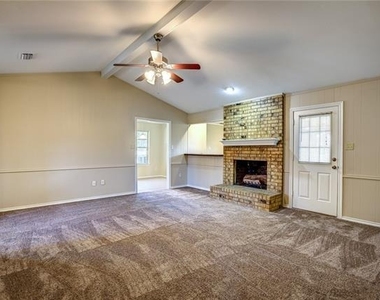 102 Teakwood Drive - Photo Thumbnail 10