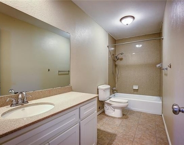 102 Teakwood Drive - Photo Thumbnail 46