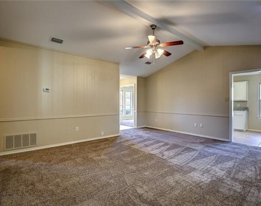 102 Teakwood Drive - Photo Thumbnail 9