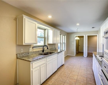 102 Teakwood Drive - Photo Thumbnail 19