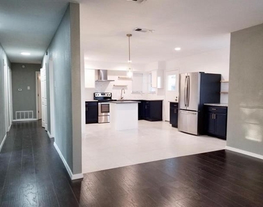 510 Gilbert Road - Photo Thumbnail 3