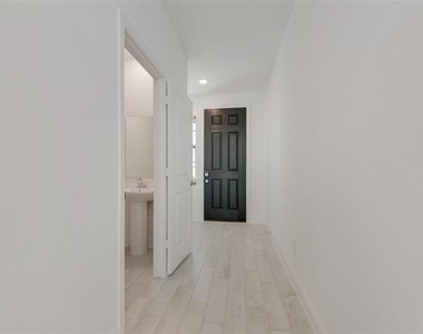3113 Cordelia Drive - Photo Thumbnail 4