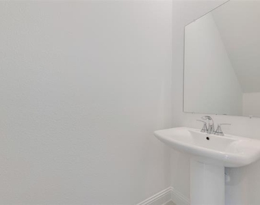3113 Cordelia Drive - Photo Thumbnail 10