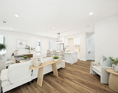 5637 Live Oak Street - Photo Thumbnail 1