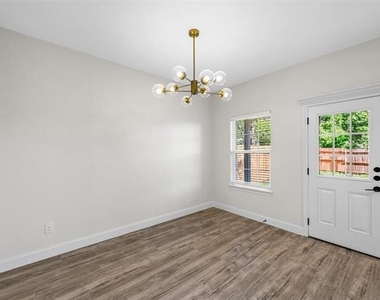 5804 Houghton Avenue - Photo Thumbnail 6