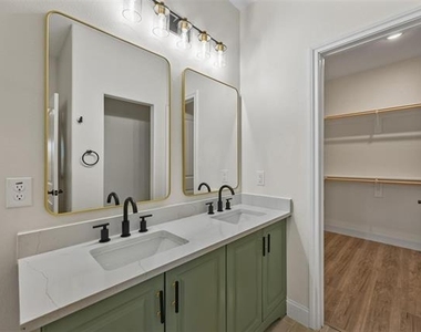 5804 Houghton Avenue - Photo Thumbnail 10