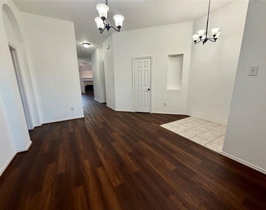1201 Cumberland Court - Photo Thumbnail 3