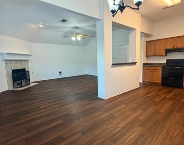 1201 Cumberland Court - Photo Thumbnail 8