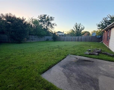 1201 Cumberland Court - Photo Thumbnail 20